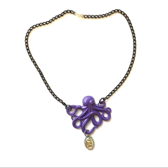 BNWT Purple Octopus/ Ship Cameo Necklace